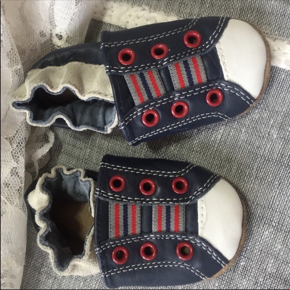 Robeez Boys Leather Crib Shoes - Picture 3 of 5